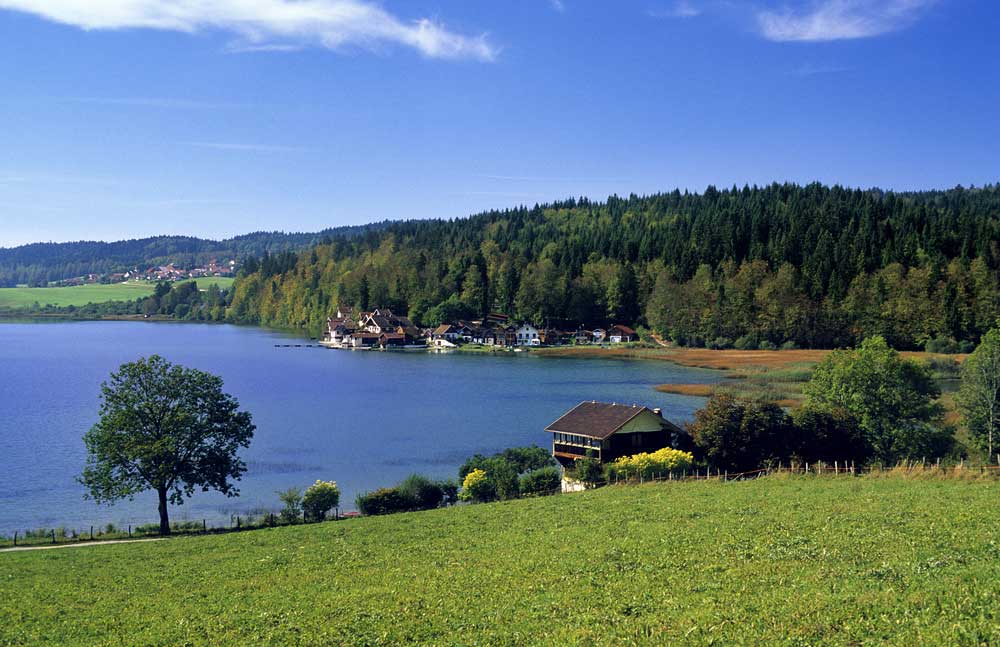 Le Lac de Saint-Point : étape de la Grande Traversée du Jura